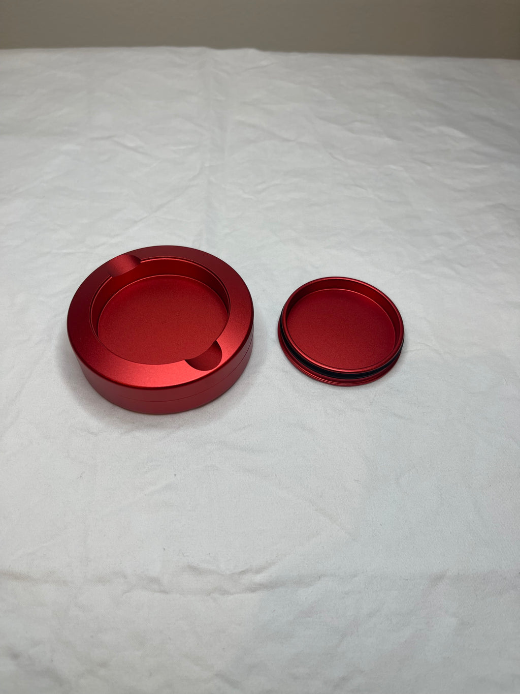 Feather Pouch Tin (Red)