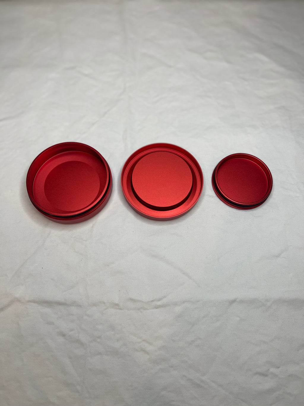 Feather Pouch Tin (Red)